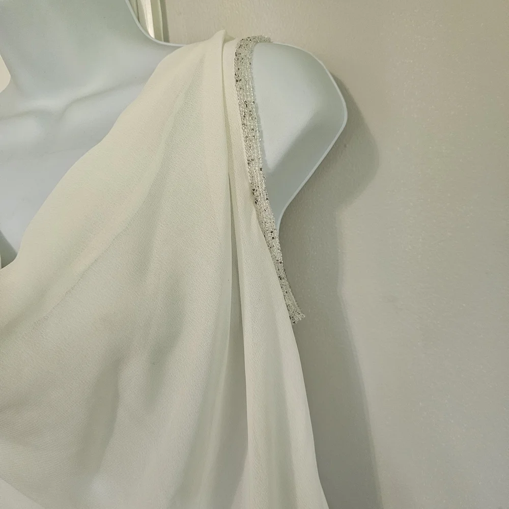 Elegant White Women's Top - Picture 2 of 4